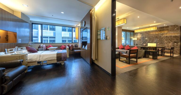 Bumrungrad hospital luxury room